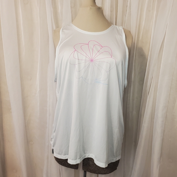 Nike Dri-Fit Reflective Tank Top - Picture 2 of 7